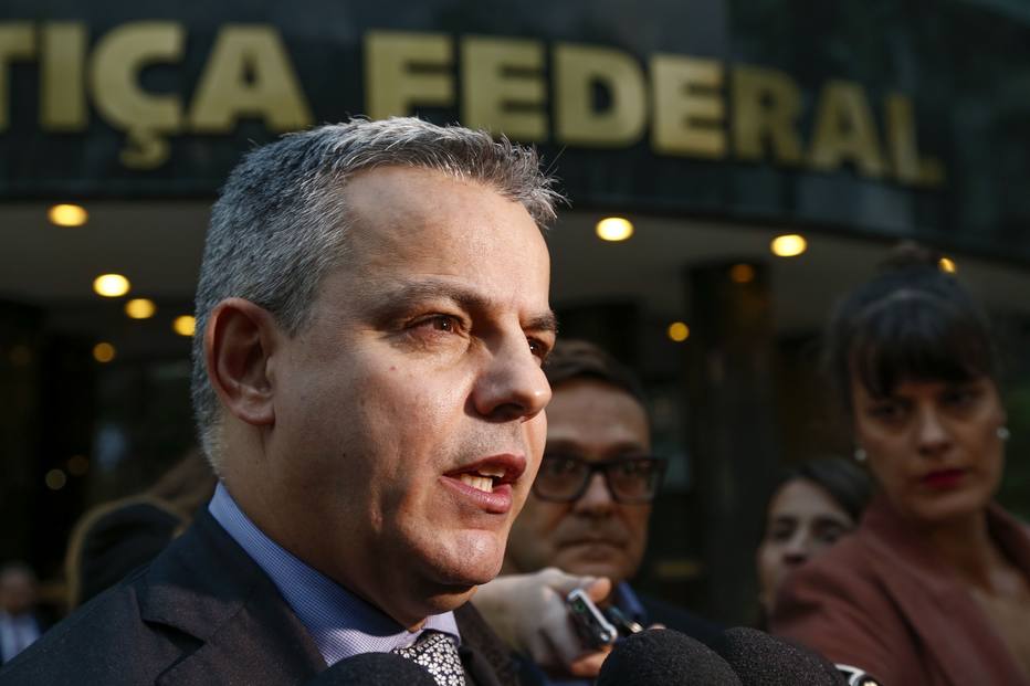 Advogado de doleiros é acusado de cobrar propina