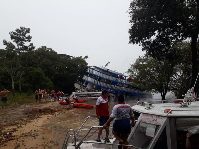 No Amazonas, Marinha abre inquérito para investigar causa de naufrágio na Praia da Lua