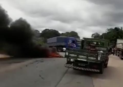 Caminhoneiros protestam contra aumento abusivo de combustíveis e fecham BR-174
