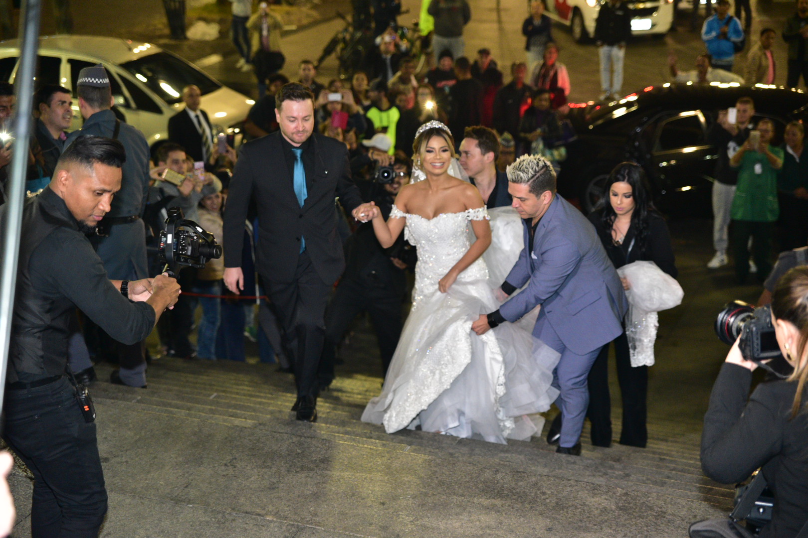  Casamento de Lexa e Guimê tem tumulto e PM é acionada