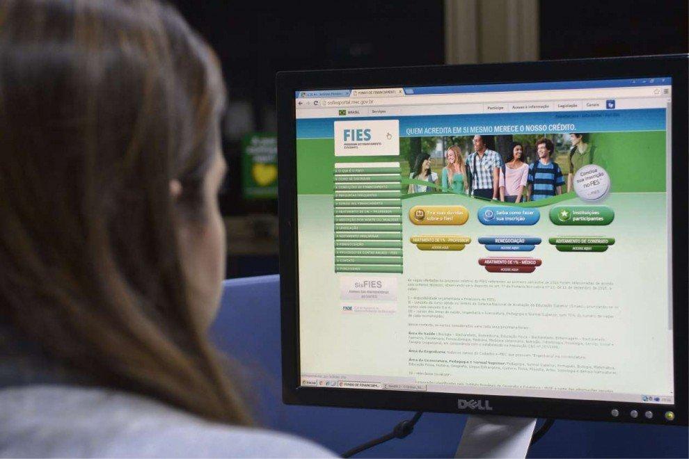 Prazo para renovação de contrato do Fies encerra nessa sexta-feira
