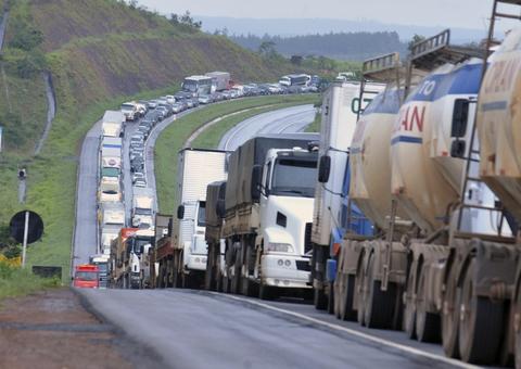 Greve dos caminhoneiros chega ao 7º dia com 586 pontos de bloqueio em estradas