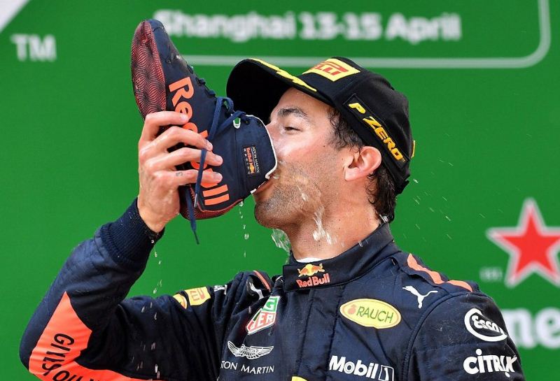 Ricciardo supera problema no motor, segura Vettel e vence GP de Mônaco