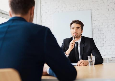 4 atitudes que te reprovam em uma entrevista de emprego