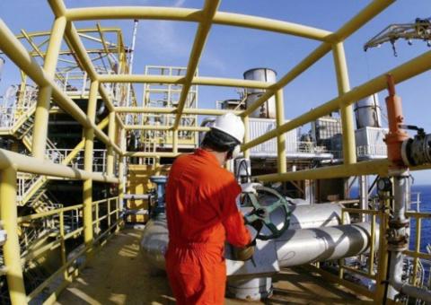 Ministra do TST concede liminar para impedir greve de petroleiros