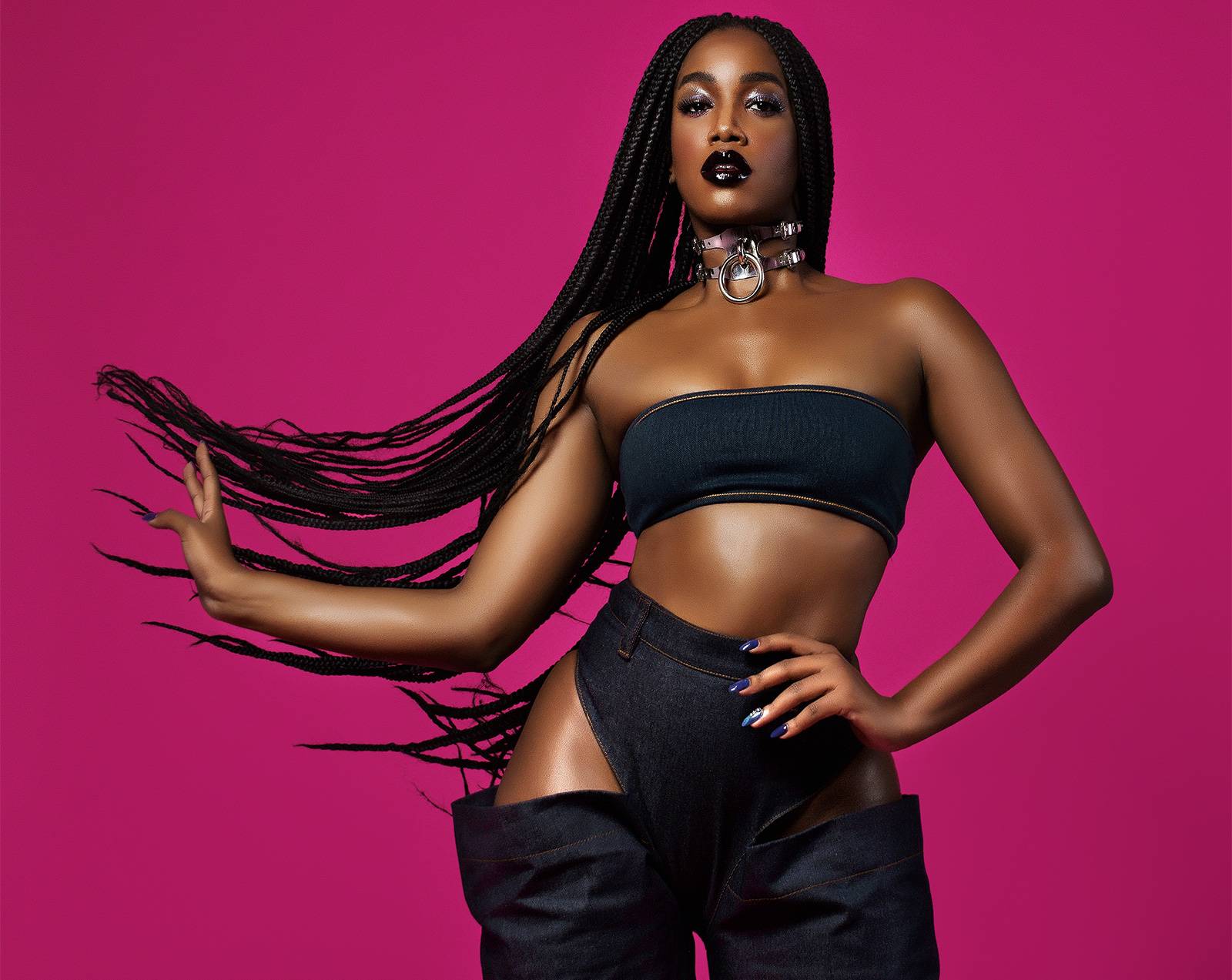 Cantora IZA muda visual e dá surra de beleza