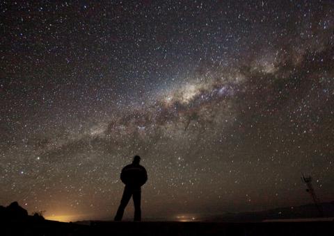 Ciência se aproxima da descoberta de vida fora da Terra, diz astrônomo