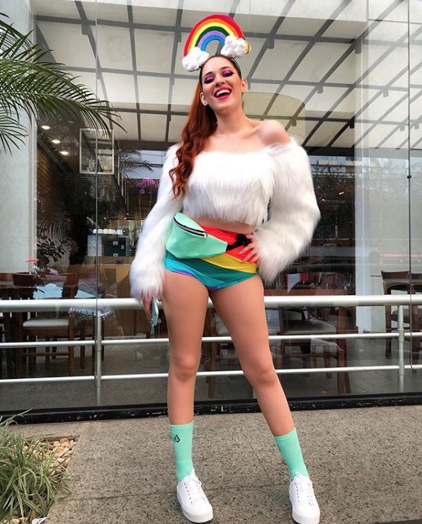 Ana Clara impressiona com look 'lacrador' em Parada LGBT de São Paulo
