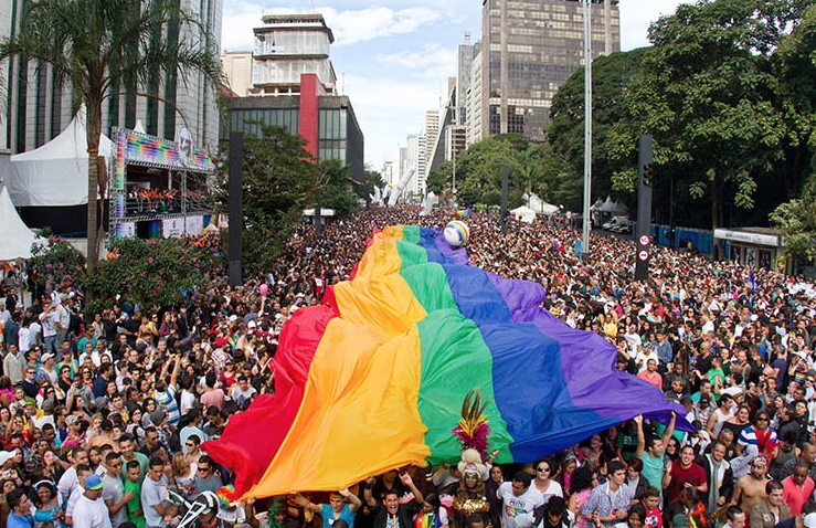 Com discurso político, Parada do Orgulho LGBT lota a Paulista