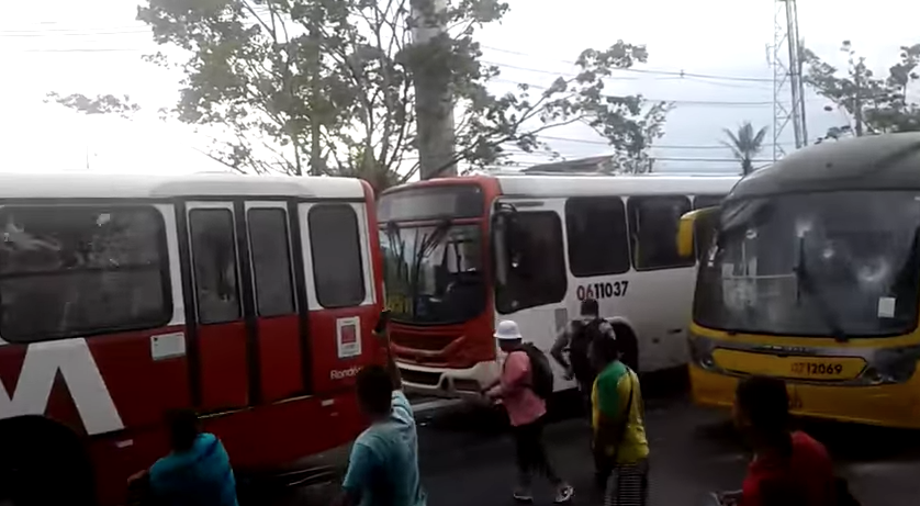 7 homens acusados de depredar ônibus são liberados em audiência de custódia