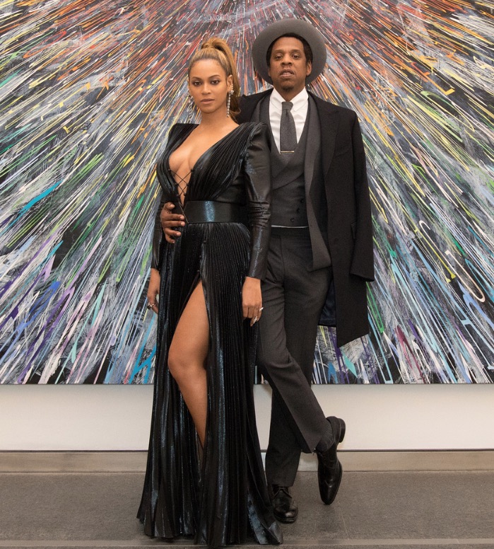 Prestes a completar 1 ano, gêmeos de Beyoncé surgem em foto postada pela avó