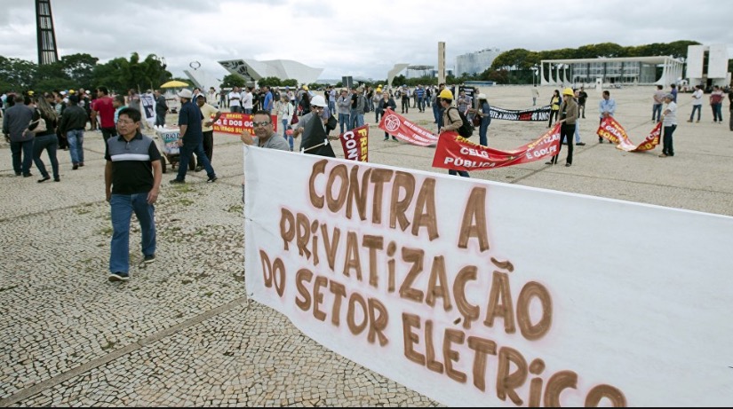Empregados da Eletrobrás fazem greve de 72h e pedem saída do presidente