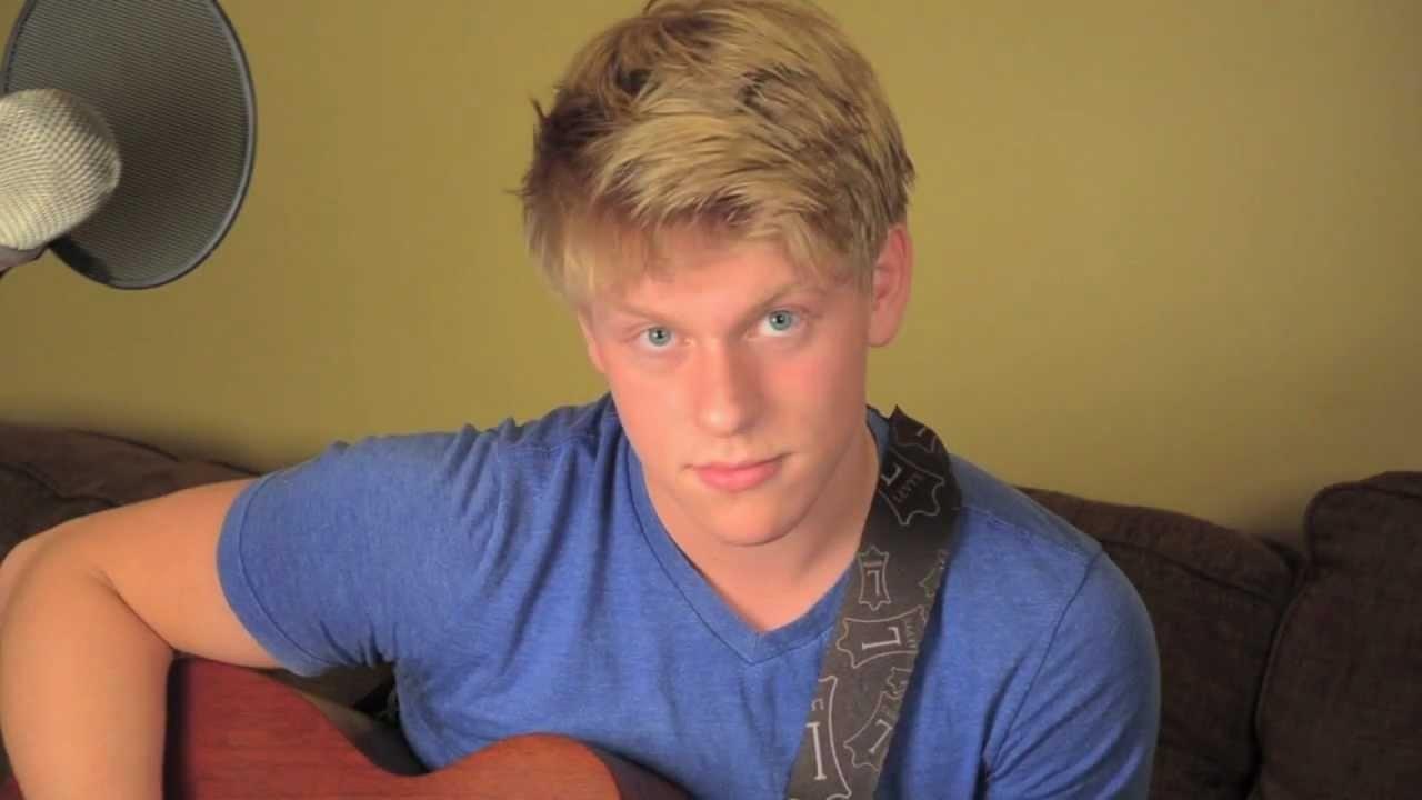   Morre aos 20 anos o ator e músico Jackson Odell, de 'Modern Family'  