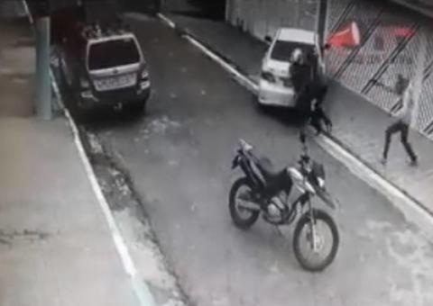 Câmeras flagram momento que PM é morto após reagir a assalto em SP