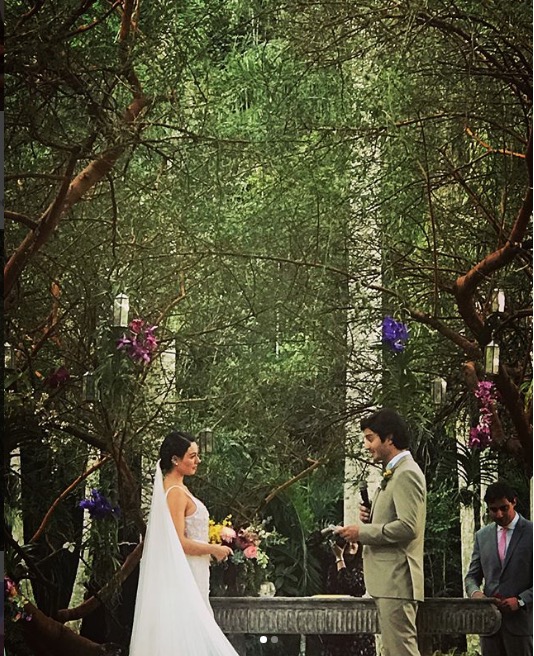 Veja novas fotos e vídeos do casamento ultrarromântico de Isis Valverde e André Resende 