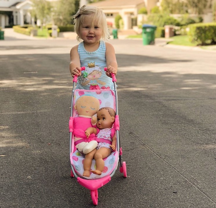 Bebê de campeão olímpico morre afogada durante festa