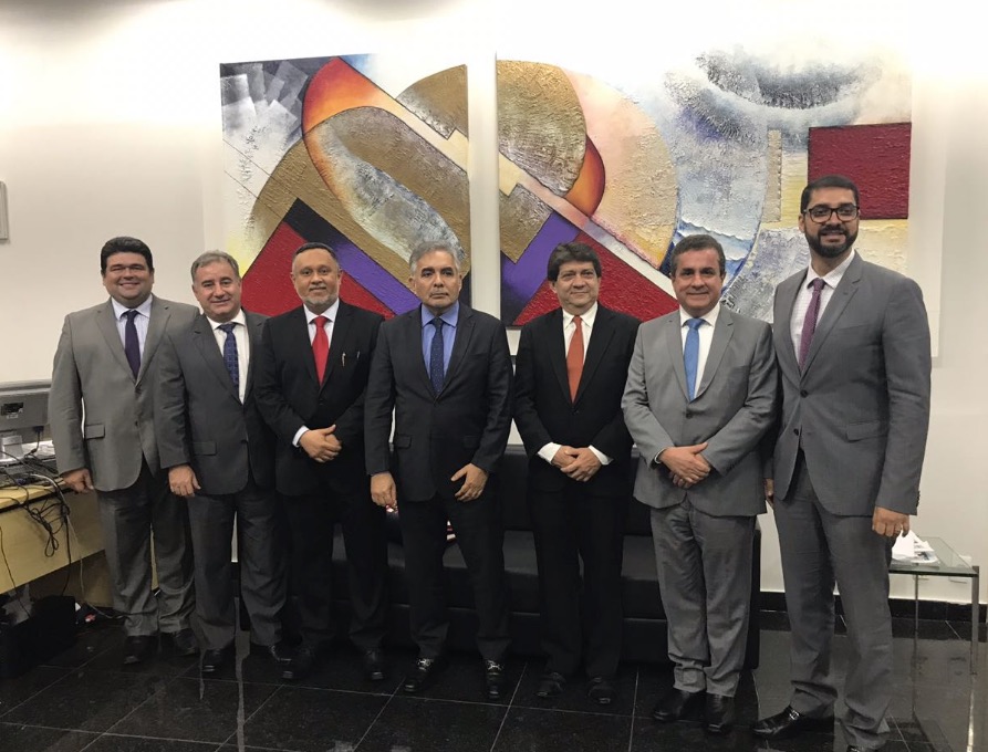 Presidente do TJAM se reúne com candidatos antes de eleição do novo desembargado