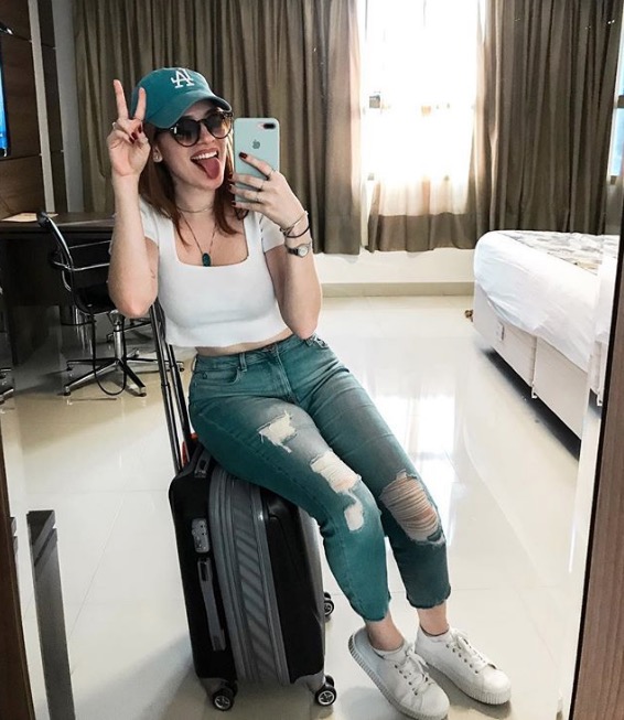 Ana Clara vira repórter das seletivas do BBB19