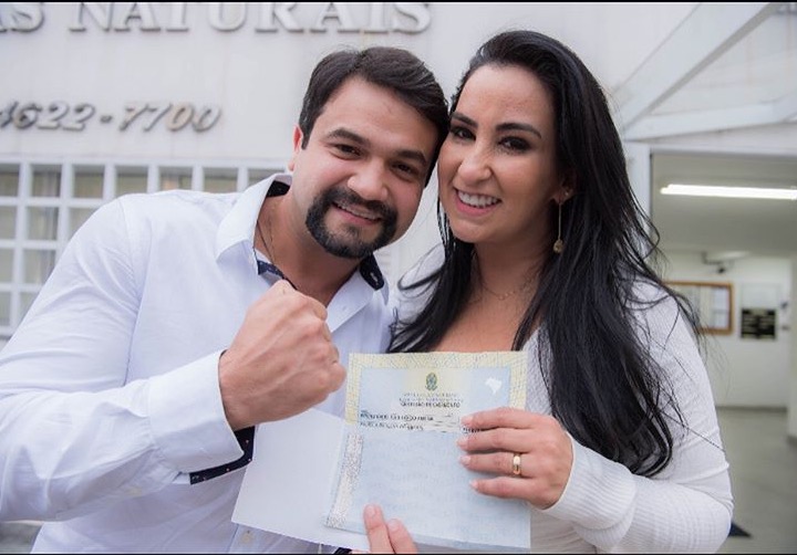 Fabiola Gadelha se casa no civil e anuncia data da festança