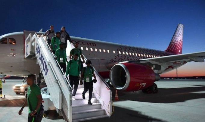 Avião da seleção da Arábia Saudita pega fogo em viagem e assusta jogadores