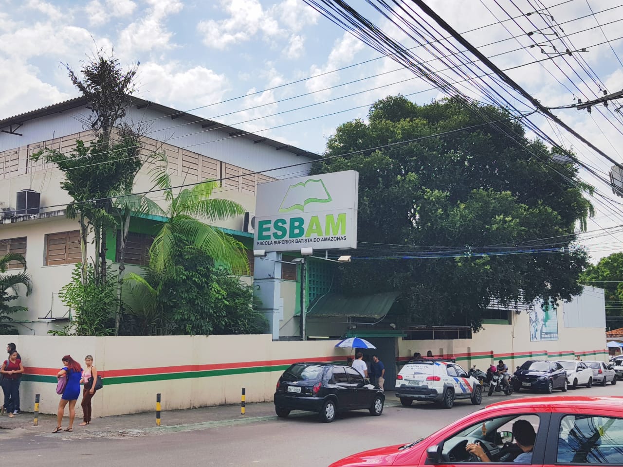 Funcionários da Esbam são presos por suspeita de venda de cursos falsos