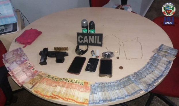 Dupla armada é presa durante assalto a farmácia em Manaus