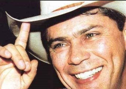 Morte do cantor Leandro completa 20 anos e Leonardo presta homenagem