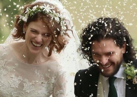  Kit Harington e Rose Leslie, de Game of Thrones, se casam em castelo na Escócia 