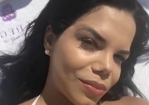 Após apanhar, Day McCarthy grava vídeo dançando 'tapinha não dói' de fio-dental