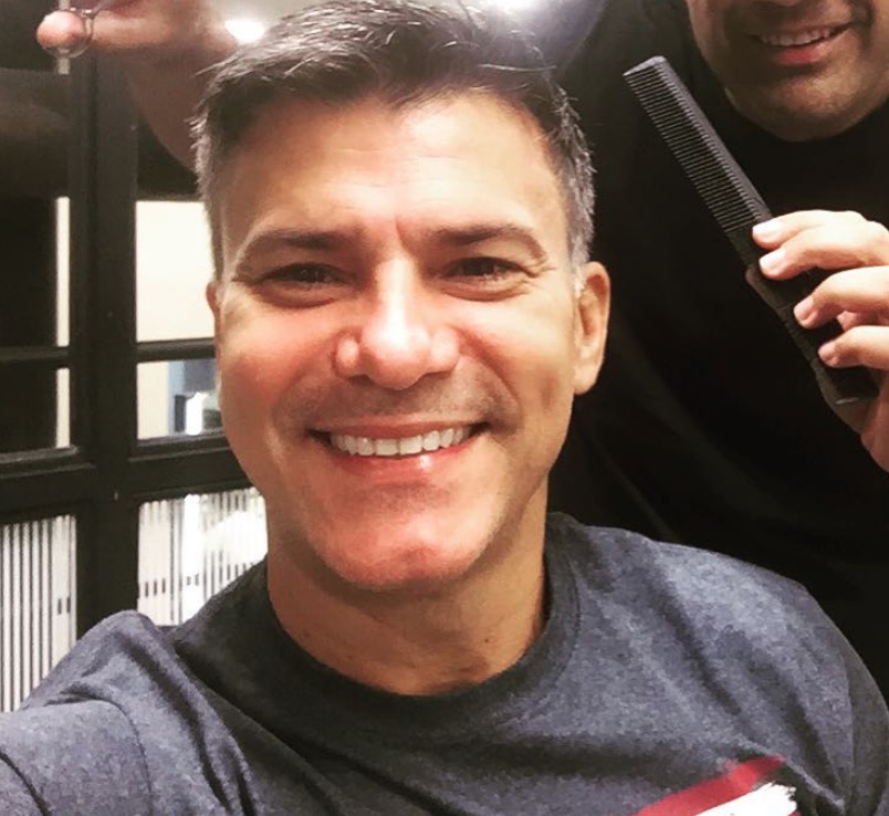 Ator Leonardo Vieira se casa com namorado e se declara