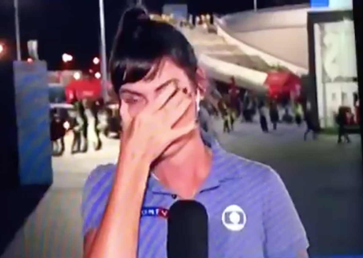 Glenda Kozlowski chora ao vivo ao falar sobre derrota do Brasil e mãe de Fernandinho