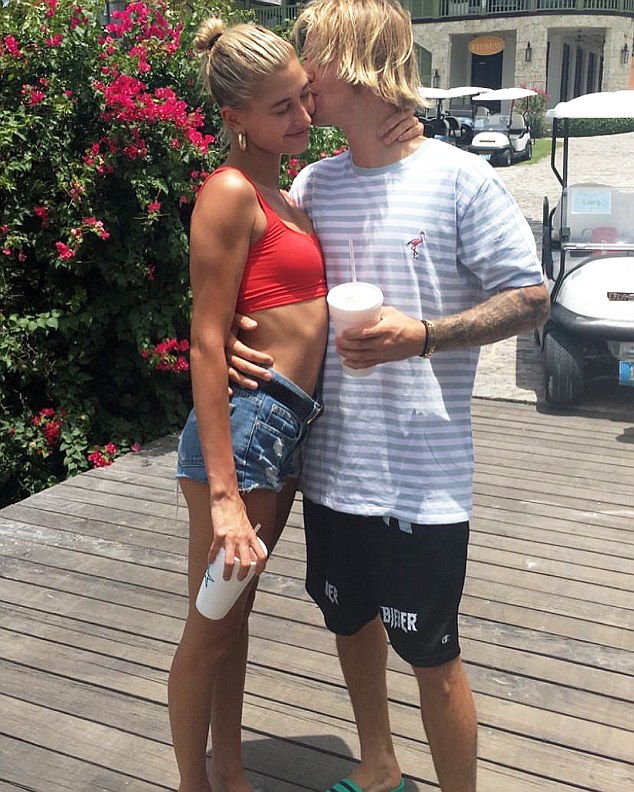  Justin Bieber fica noivo de Hailey Baldwin e fãs piram