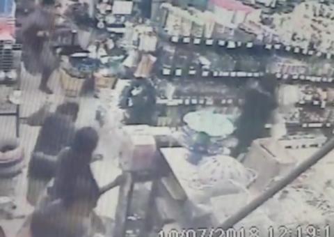 Vídeo chocante mostra momento que mulher é perseguida e morta a facadas em Manaus