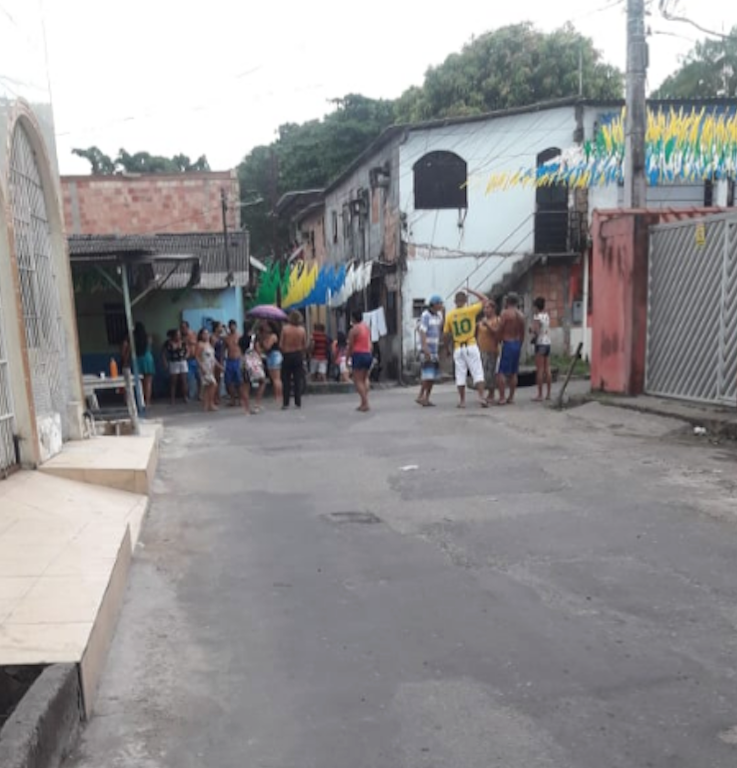 Fantasiado de palhaço 'assassino', grupo abre fogo em rua e alveja duas pessoas em Manaus