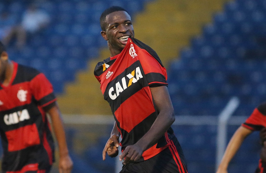 Flamengo corre contra o tempo para encontrar substituto de Vinicius Júnior