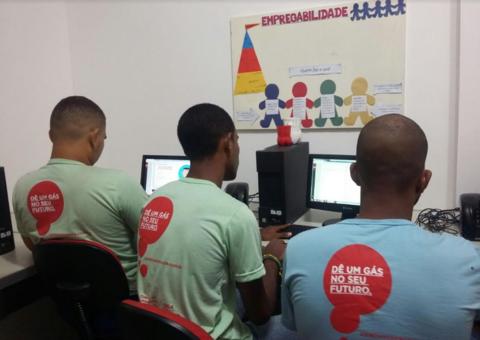 Coletivo Jovem abre inscrições para cursos de capacitação gratuitos em Manaus