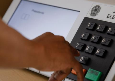 Justiça Eleitoral abre habilitação para voto em trânsito