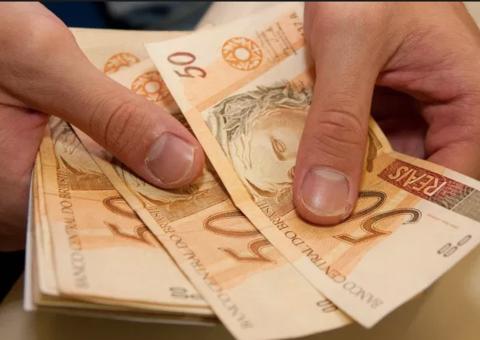 Governador do Amazonas antecipa pagamento da primeira parcela do décimo terceiro salário