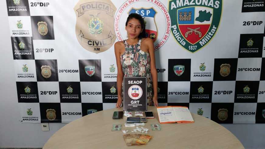 Na casa da sogra, jovem é presa com drogas escondidas nas partes íntimas em Manaus