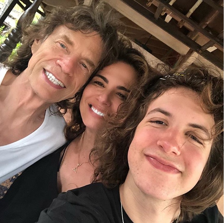 Com foto de família, Luciana Gimenez comemora aniversário de Mick Jagger: 'te amamos'