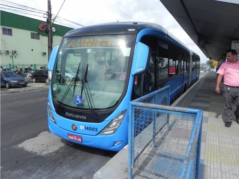 Ônibus com ar condicionado circula em Manaus e anima usuários do transporte coletivo