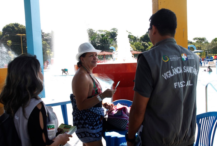 Vigilância Sanitária fiscaliza balneários e flutuantes de Manaus