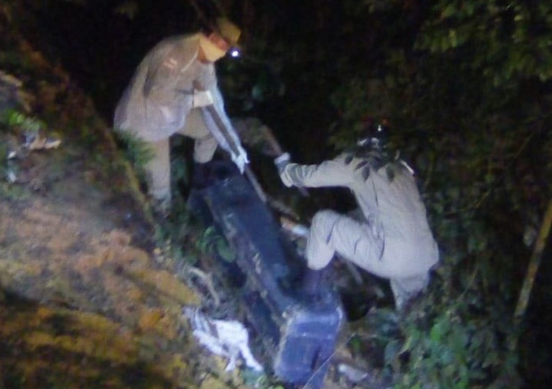 Apodrecendo, corpo de homem é encontrado em cova rasa na Cidade Universitária 