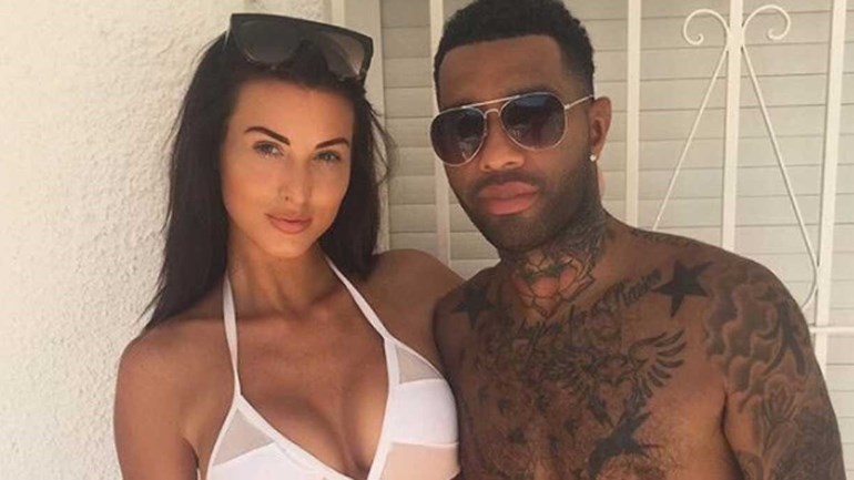 Ex-Liverpool choca ao revelar cobrança de 'taxa de aluguel' por mulheres entre jogadores