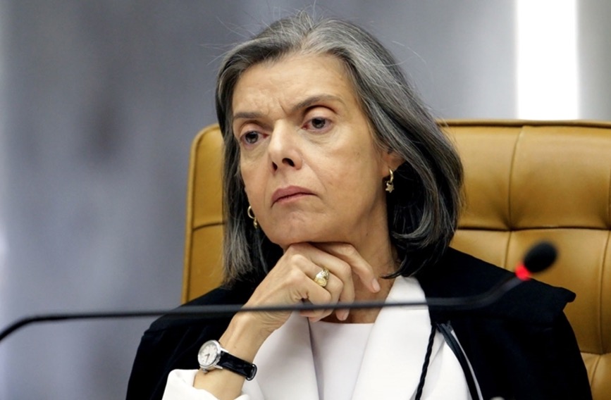 'Perdi, mas não queria estar ao lado dos vencedores', diz Cármen sobre reajuste