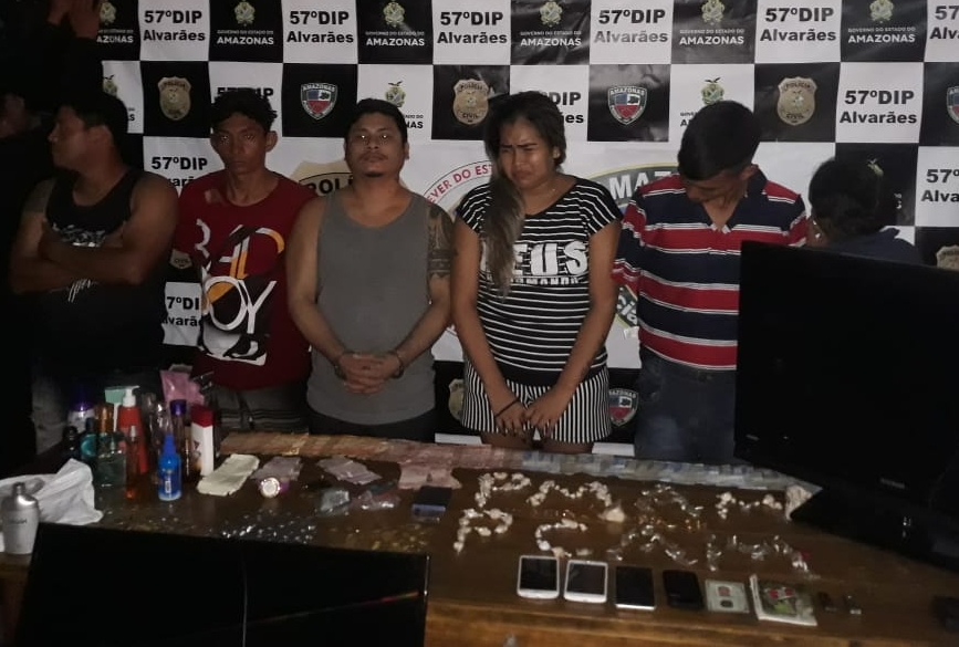 Para tentar fugir, suspeitos de tráfico soltam Pit Bull em cima de PM's no Amazonas