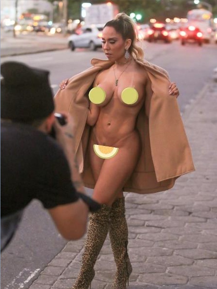 Mulher Melão posa peladona em avenida e causa acidente de trânsito