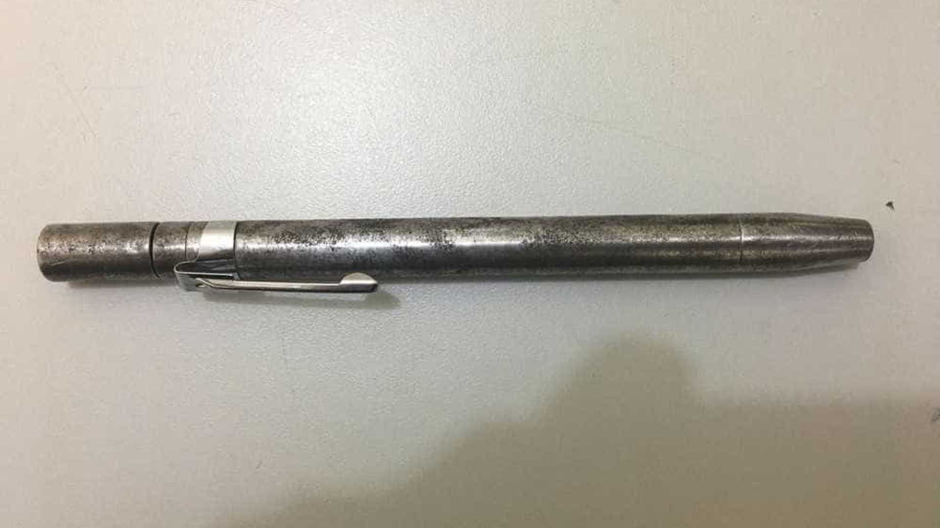 Com caneta-revólver, homem atira e mata pintor à queima-roupa 