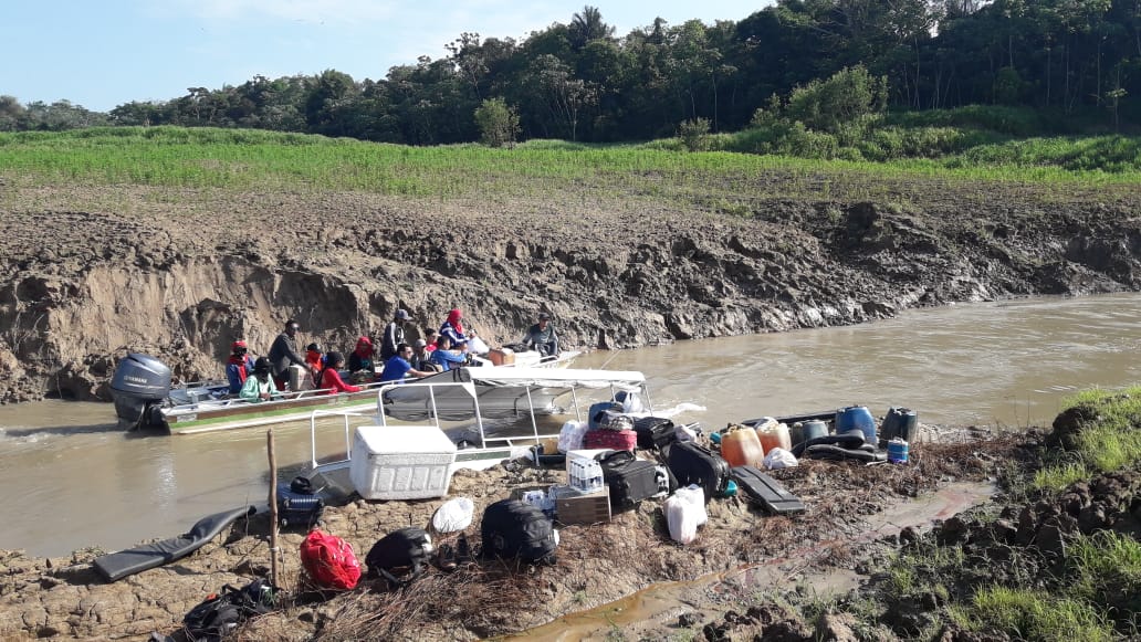 Acidente com lancha deixa seis pessoas ilhadas em rio no Amazonas