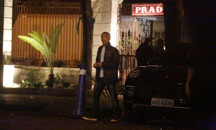 Romário diz que carro apreendido é da irmã: 'Às vezes, dirijo o Porsche dela'